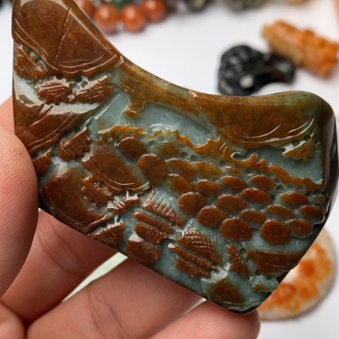 翡翠颈饰未镶嵌翡翠