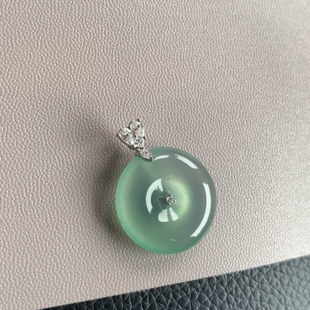 翡翠颈饰18K金镶嵌天然翡翠