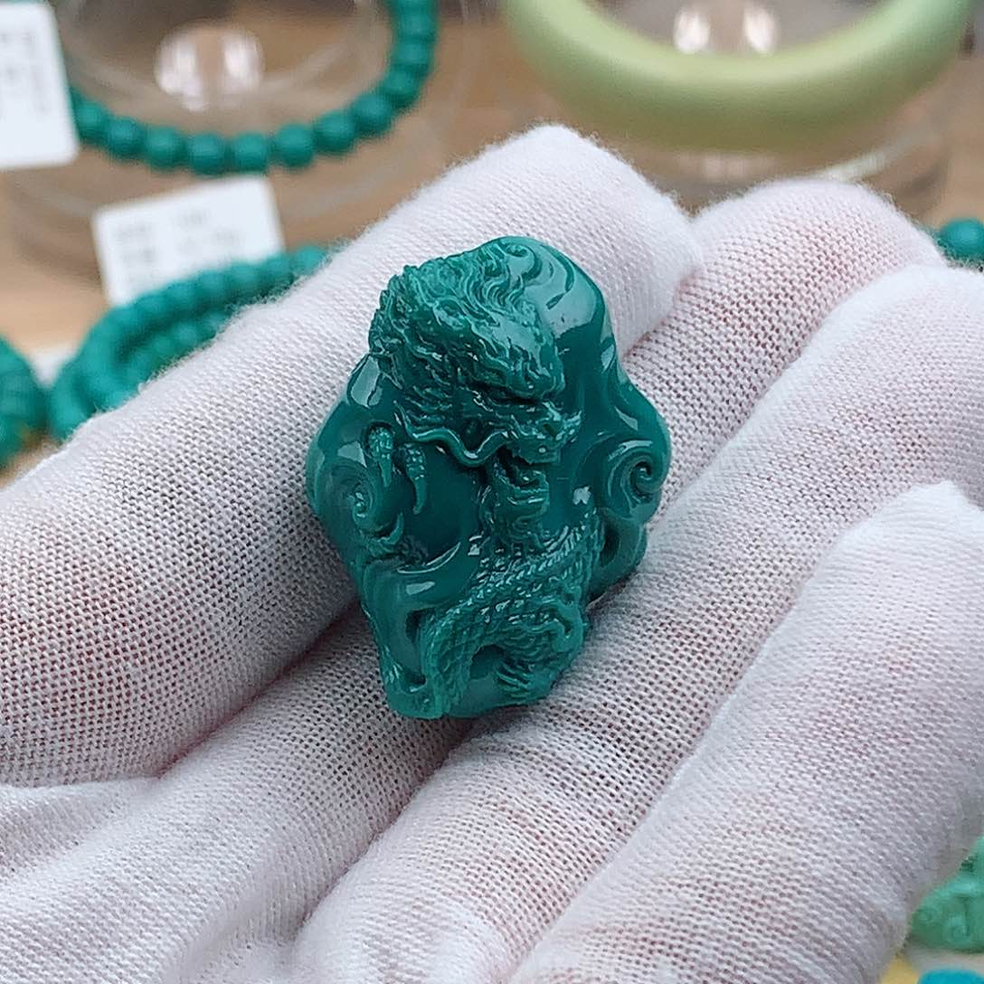 绿松石颈饰未镶嵌