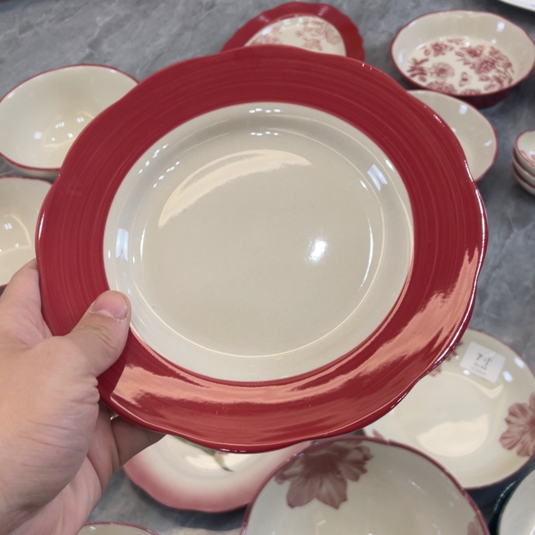 陶瓷微瑕餐具介意勿拍，满18飞！