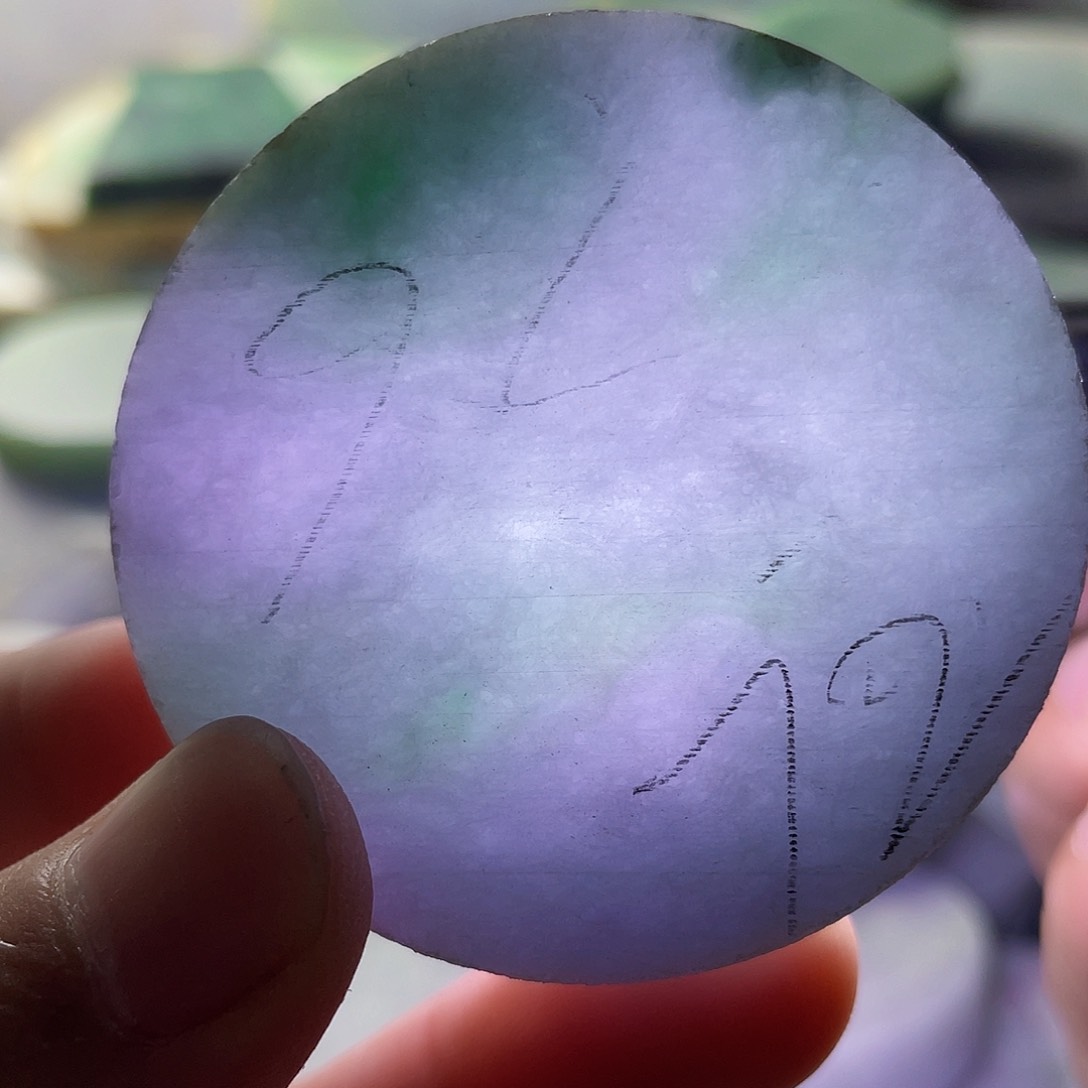 翡翠颈饰未镶嵌毛料20