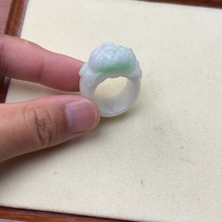 翡翠未镶嵌戒指港码17牡丹255
