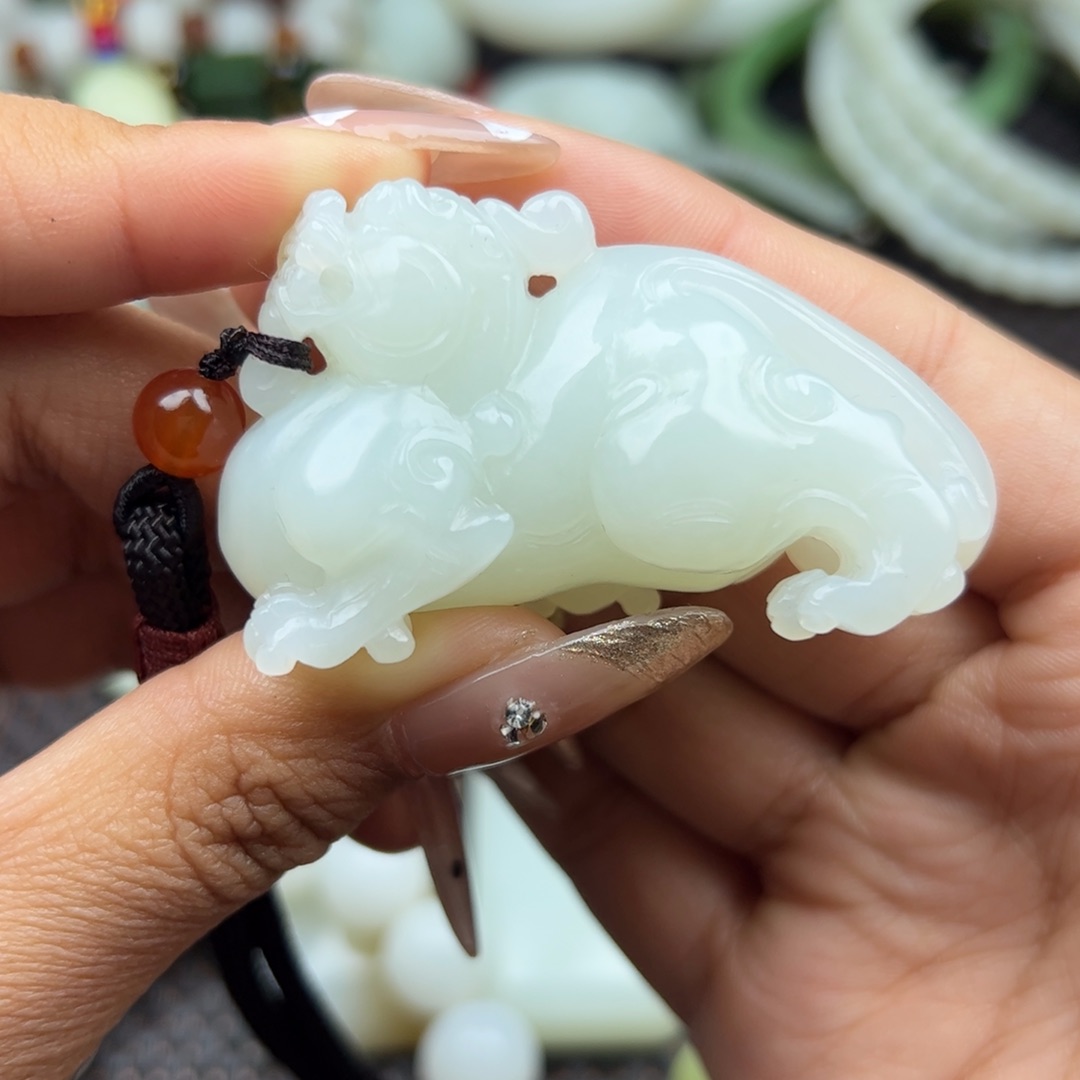 和田玉吊坠未镶嵌