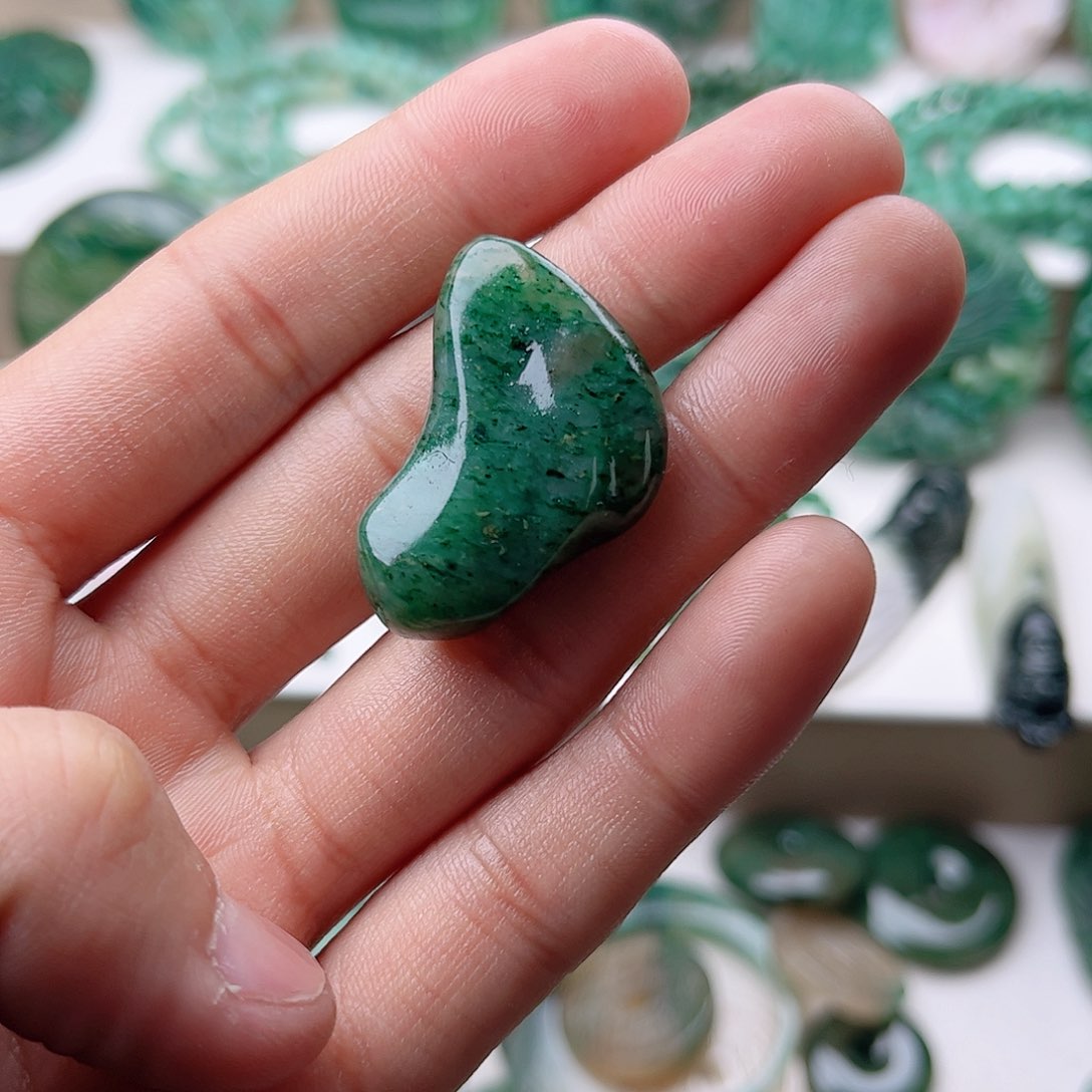 独山玉挂件未镶嵌