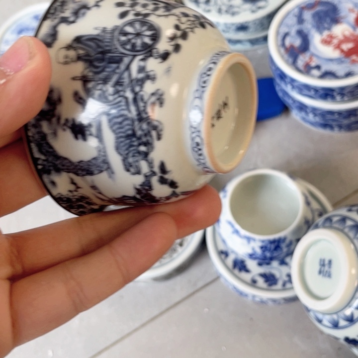 瓷片青花鬼谷子杯子