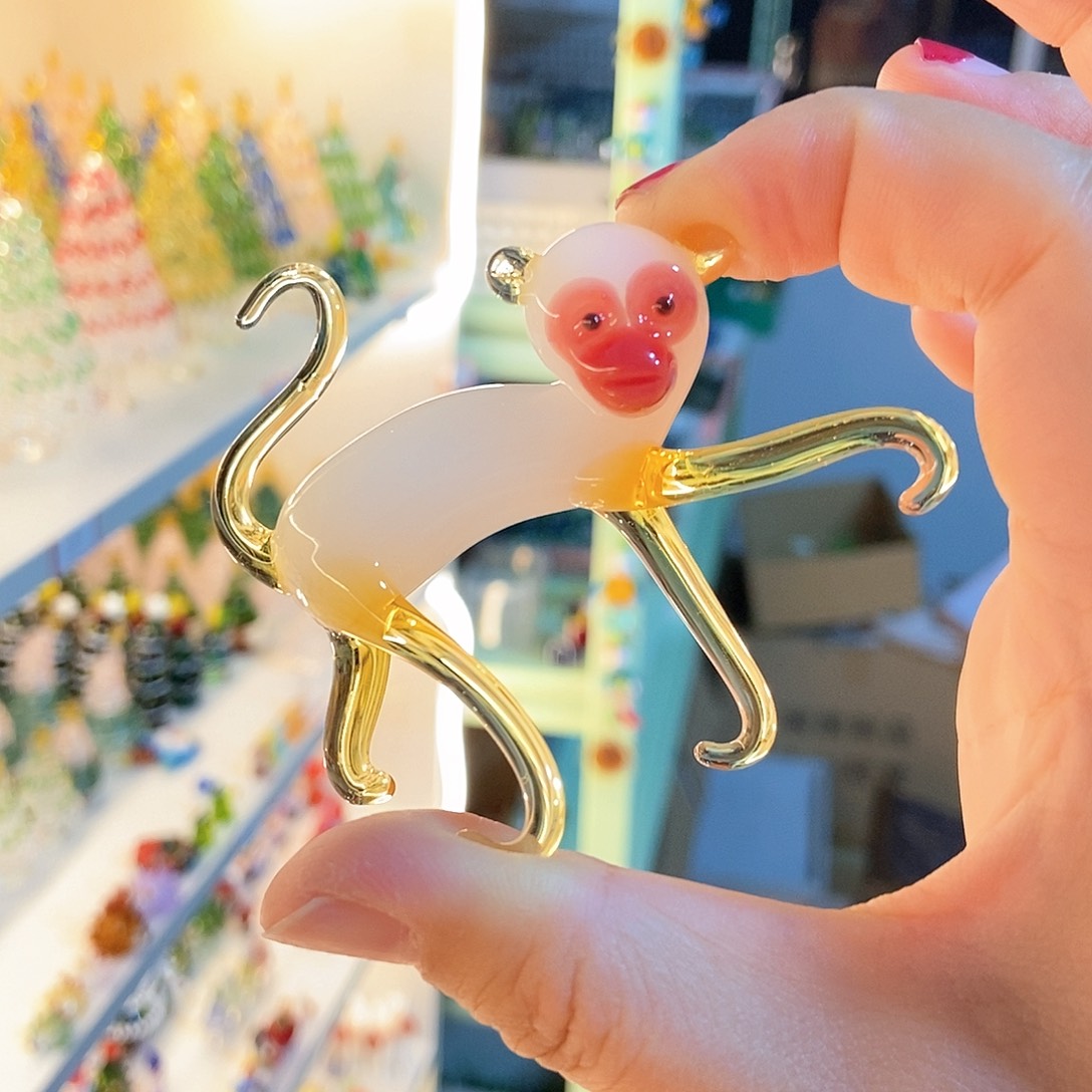 琉璃手工艺品金丝猴