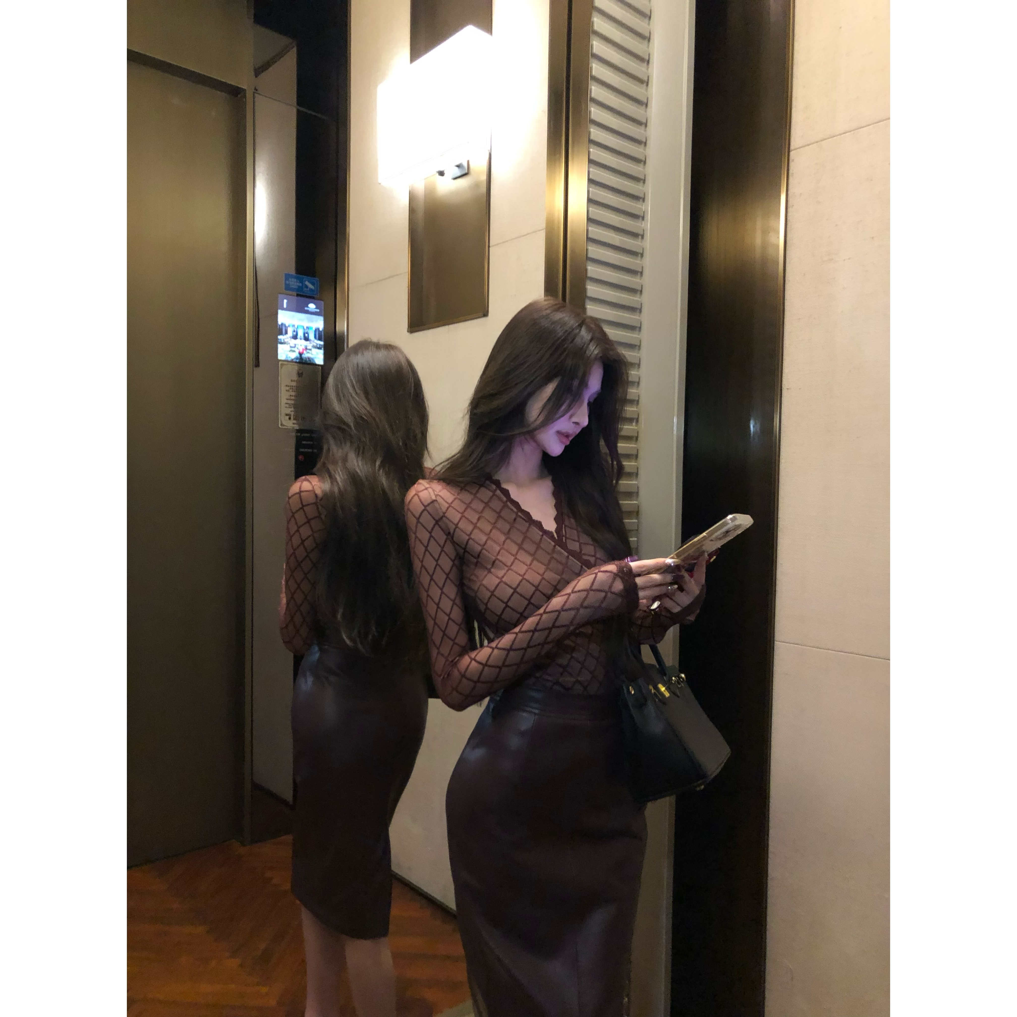 蔡蔡家-长袖宫廷风V领蕾丝打底衫包臀开叉修身裙套装2070#