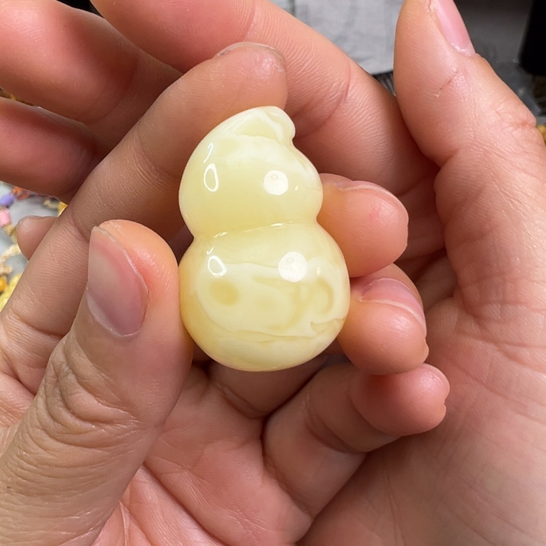 蜜蜡裸石未镶嵌蜜蜡