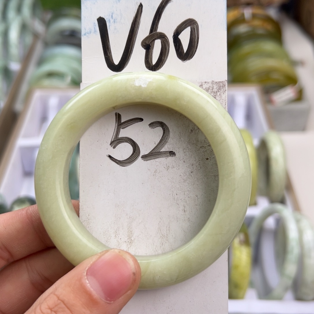 岫玉手镯未镶嵌天然岫玉微瑕