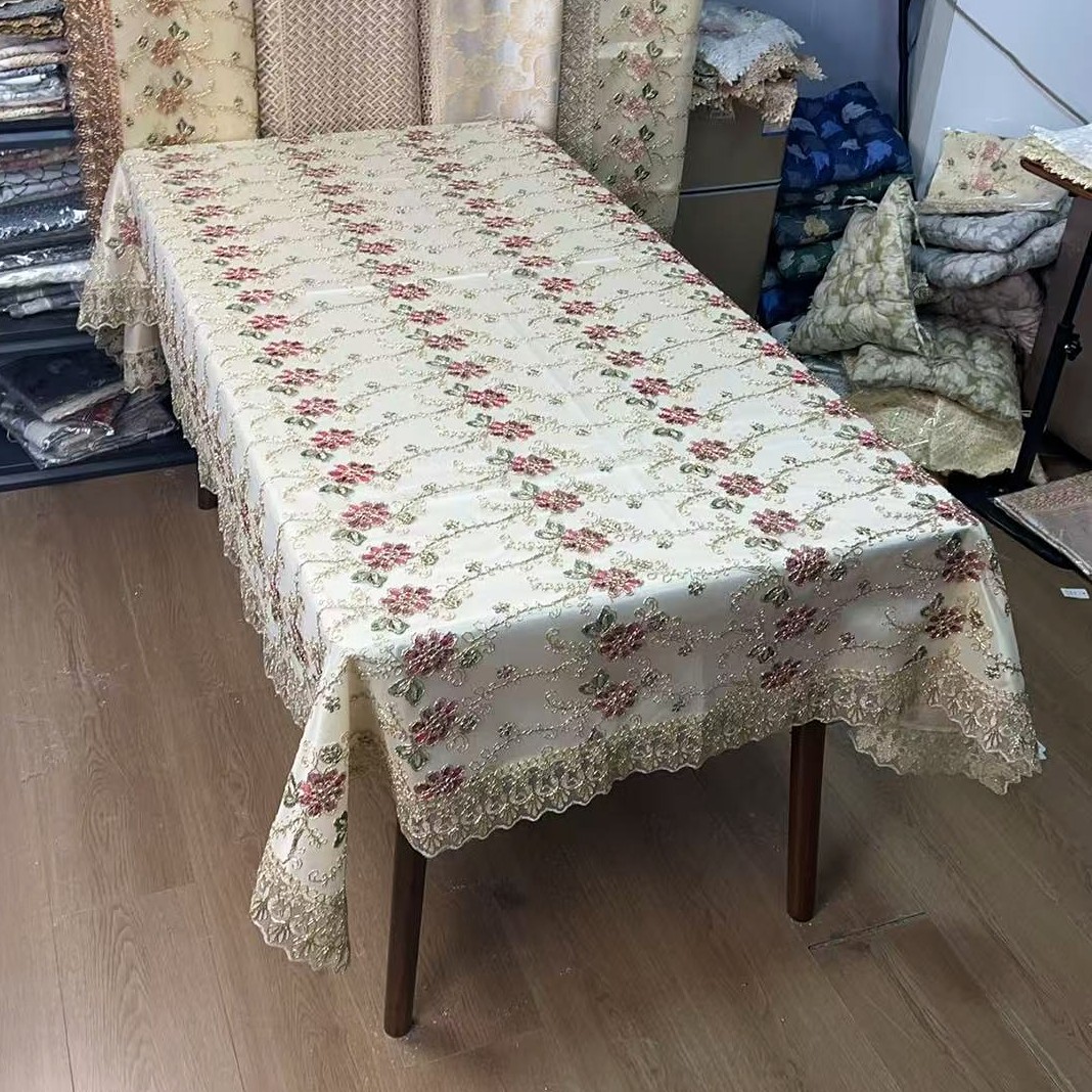 M93 彩金红1518双层（150*220cm）餐桌布，茶几布，电视机75寸盖巾