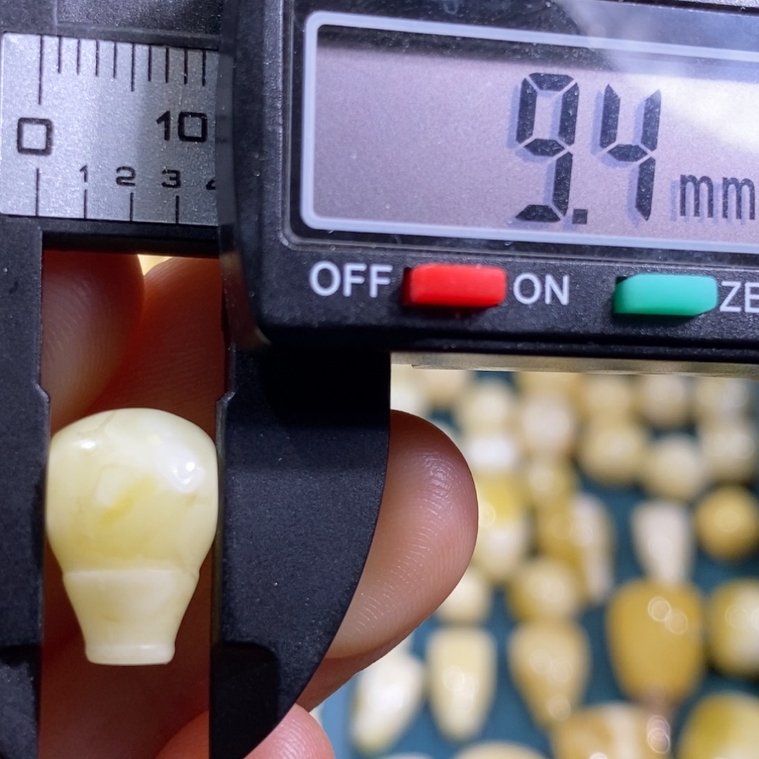 蜜蜡未镶嵌裸石配饰