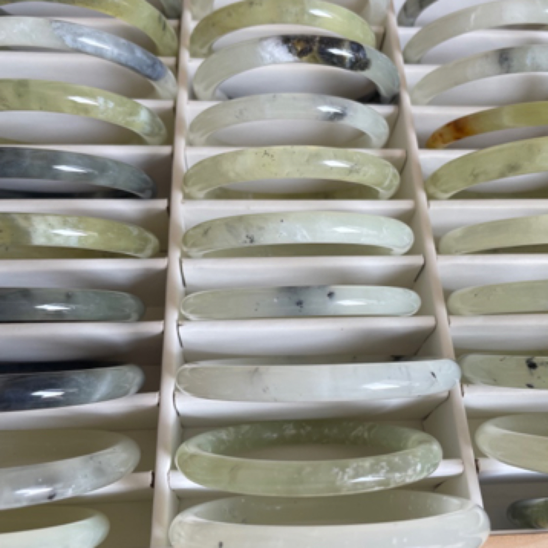 天然岫玉水墨美人条多样发货52 - 63口径