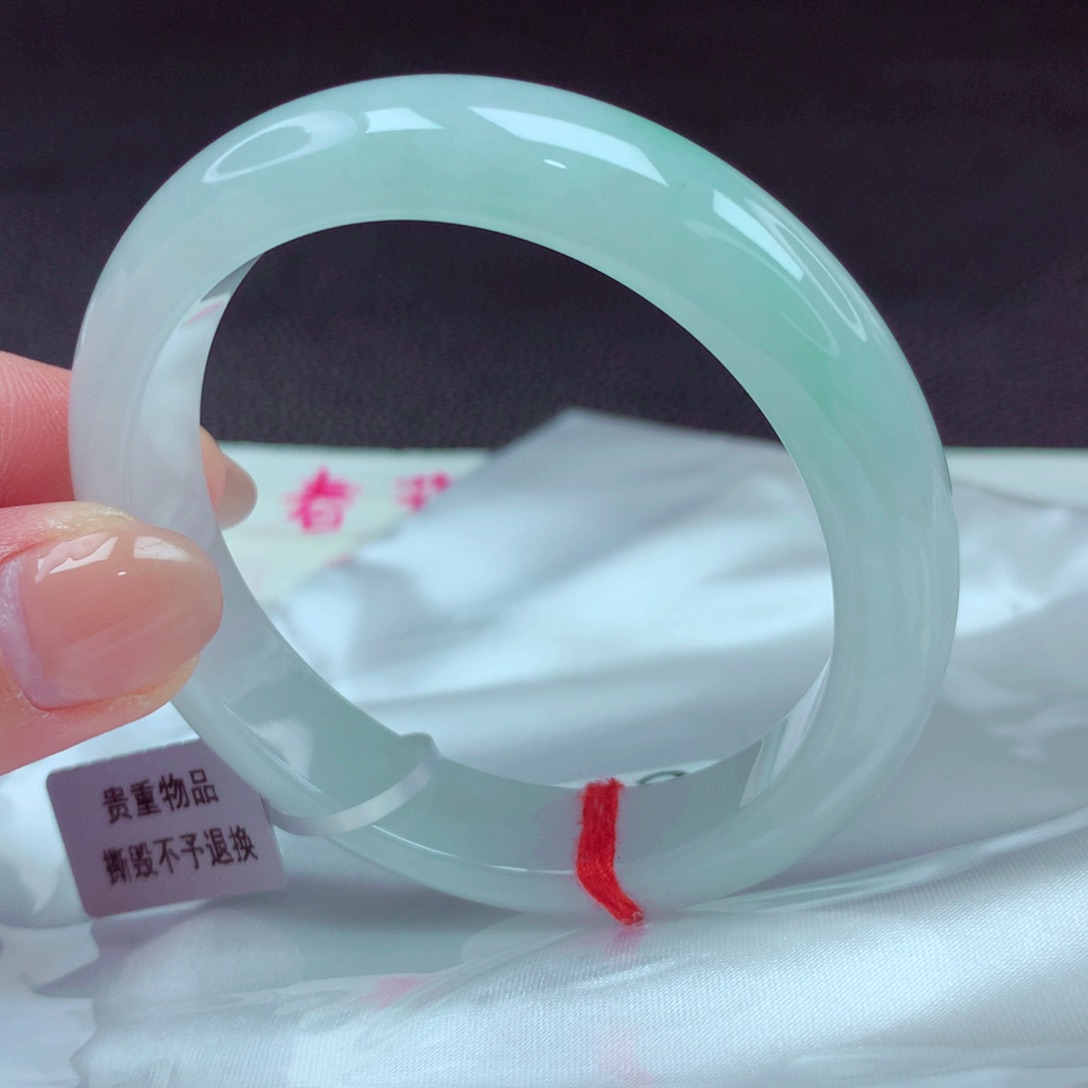 翡翠手镯未镶嵌手镯88