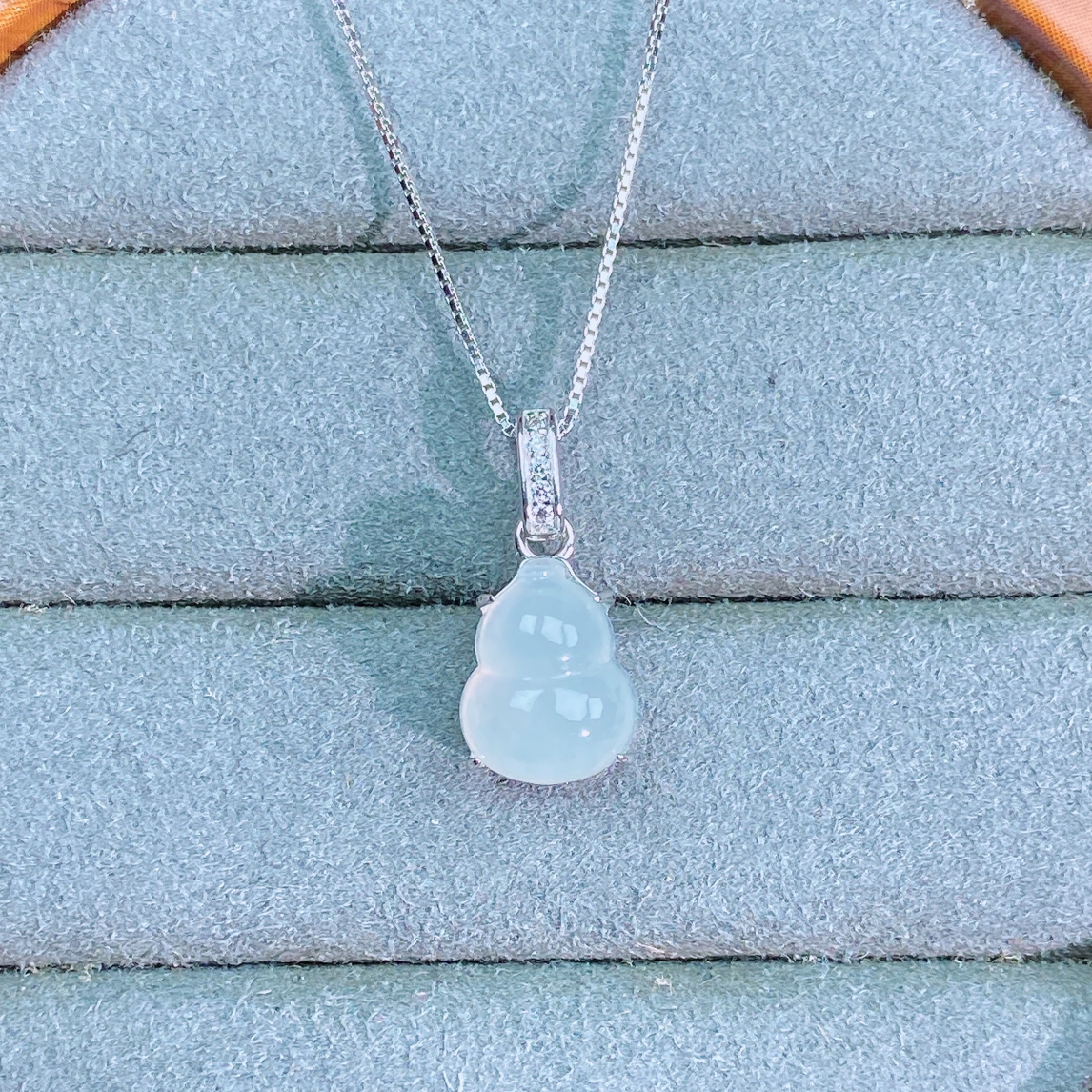 天然翡翠A货葫芦简约温柔设计款吊坠通体S925银镶嵌10.3*8.3*4.6