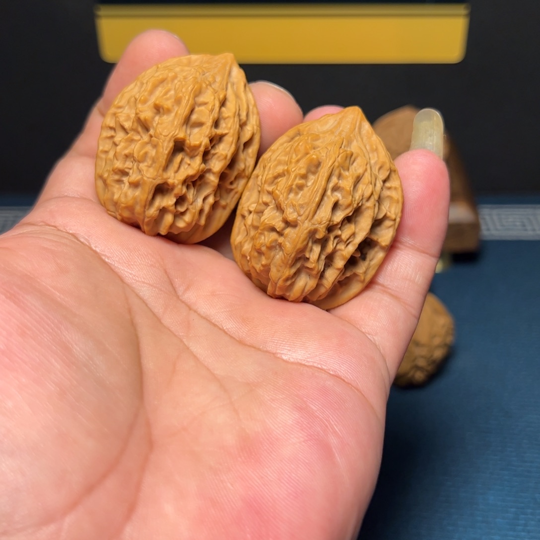 文玩核桃吊坠老款鸡心