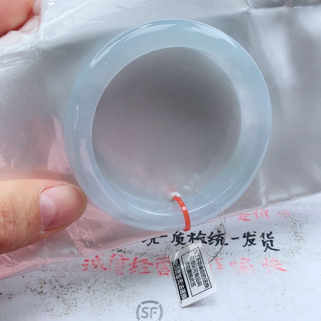 翡翠手镯未镶嵌天然翡翠手镯