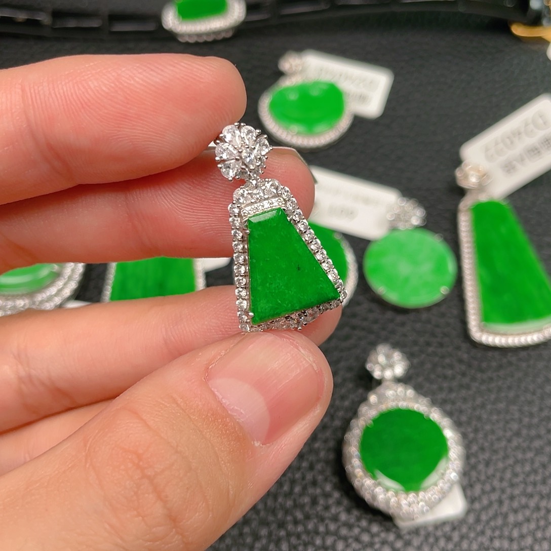 【闪购商品】翡翠吊坠(不含链)银S925镶嵌