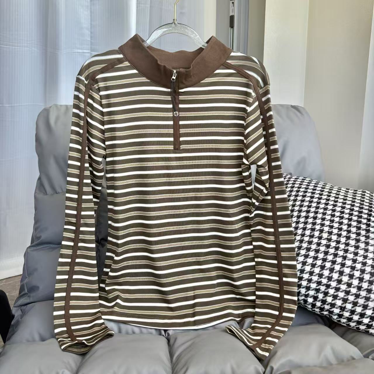 姨姨【绿野仙踪】2025新款时尚长袖T恤简约百搭女秋季显瘦