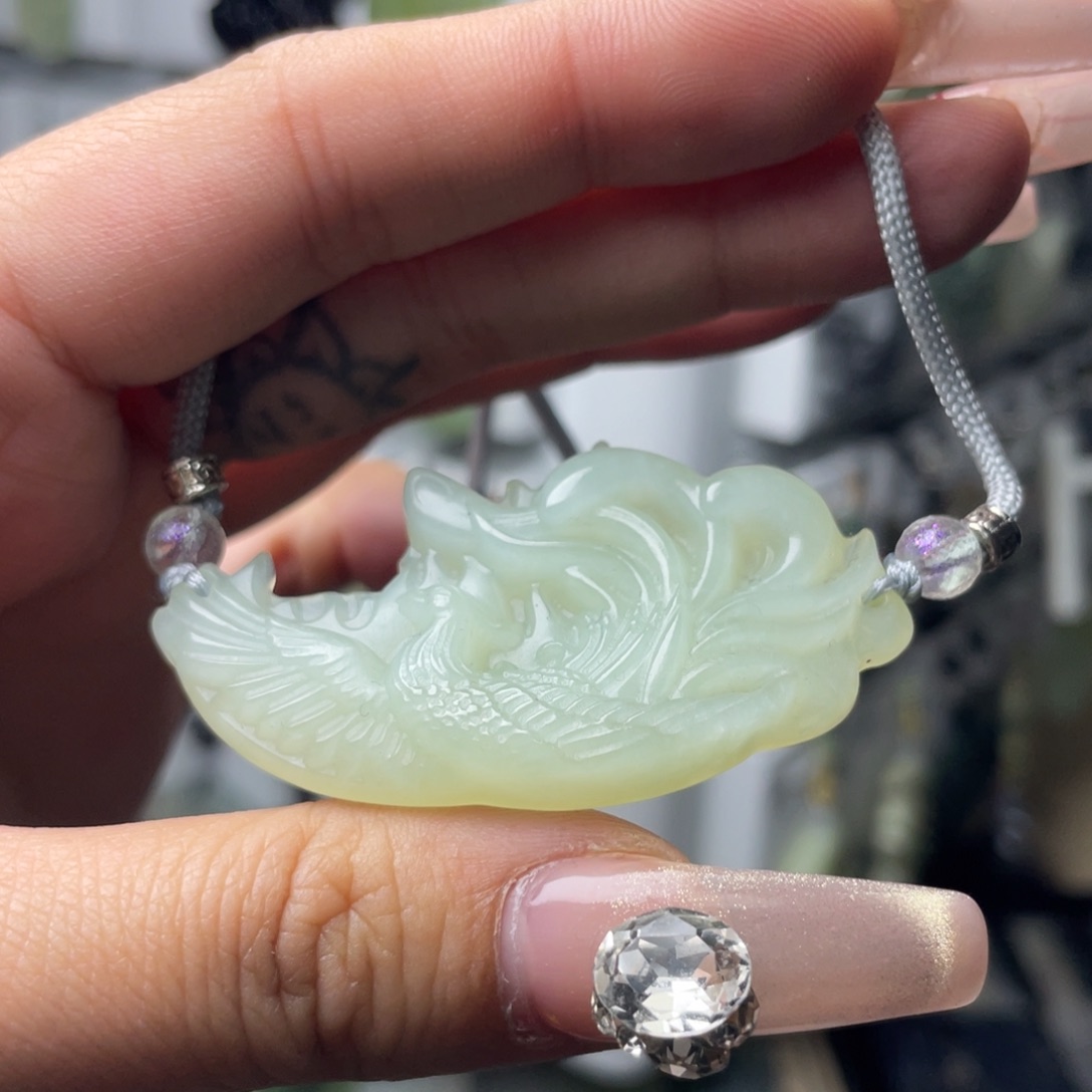 岫玉颈饰未镶嵌凤凰