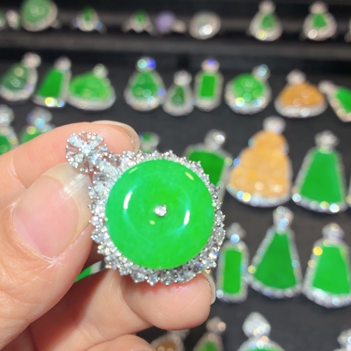 翡翠18K金镶嵌吊坠(不含链)翡翠