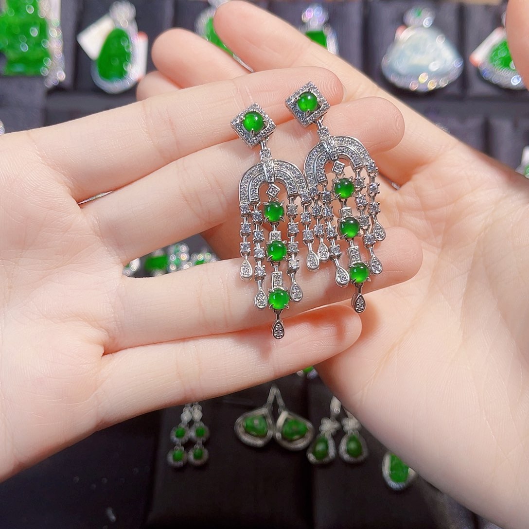 翡翠颈饰银S925镶嵌狮***?耳钉