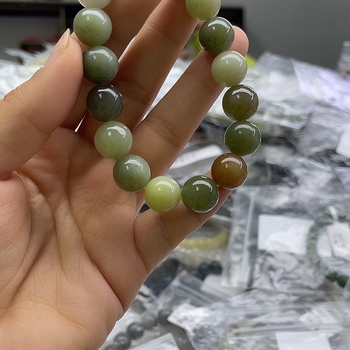 和田玉未镶嵌手串