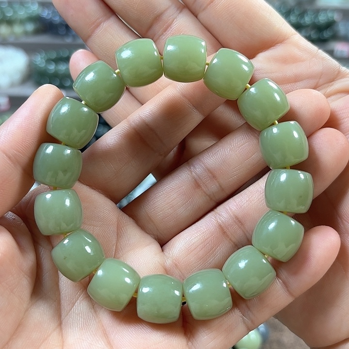 和田玉手链未镶嵌新疆若羌黄口料直切卡14