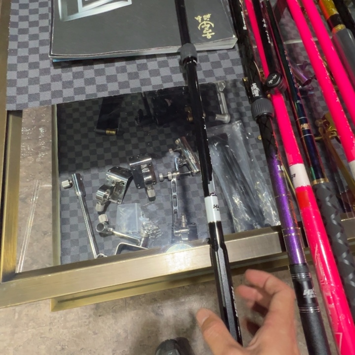 爱****.卡本黑色80:120支架一个