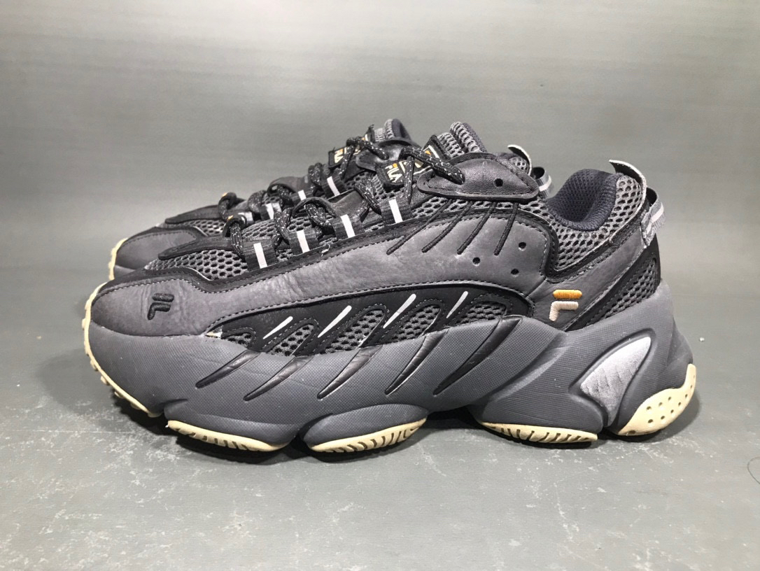 40码 斐乐 ADE 黑色运动鞋跑步鞋/9新无原盒/内长250