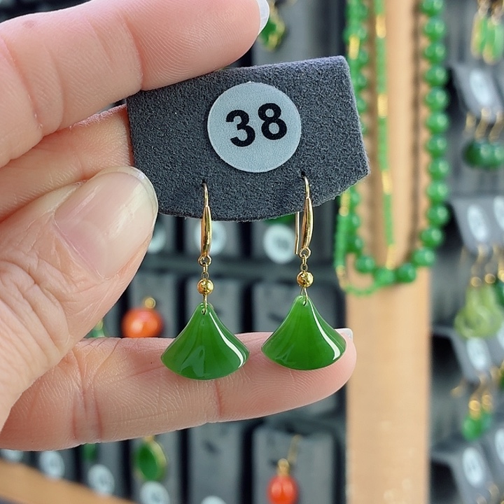 和田玉18K金镶嵌耳饰