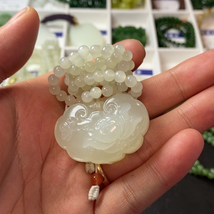 和田玉颈饰未镶嵌