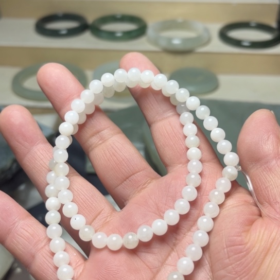 F***芳独山玉未镶嵌手链