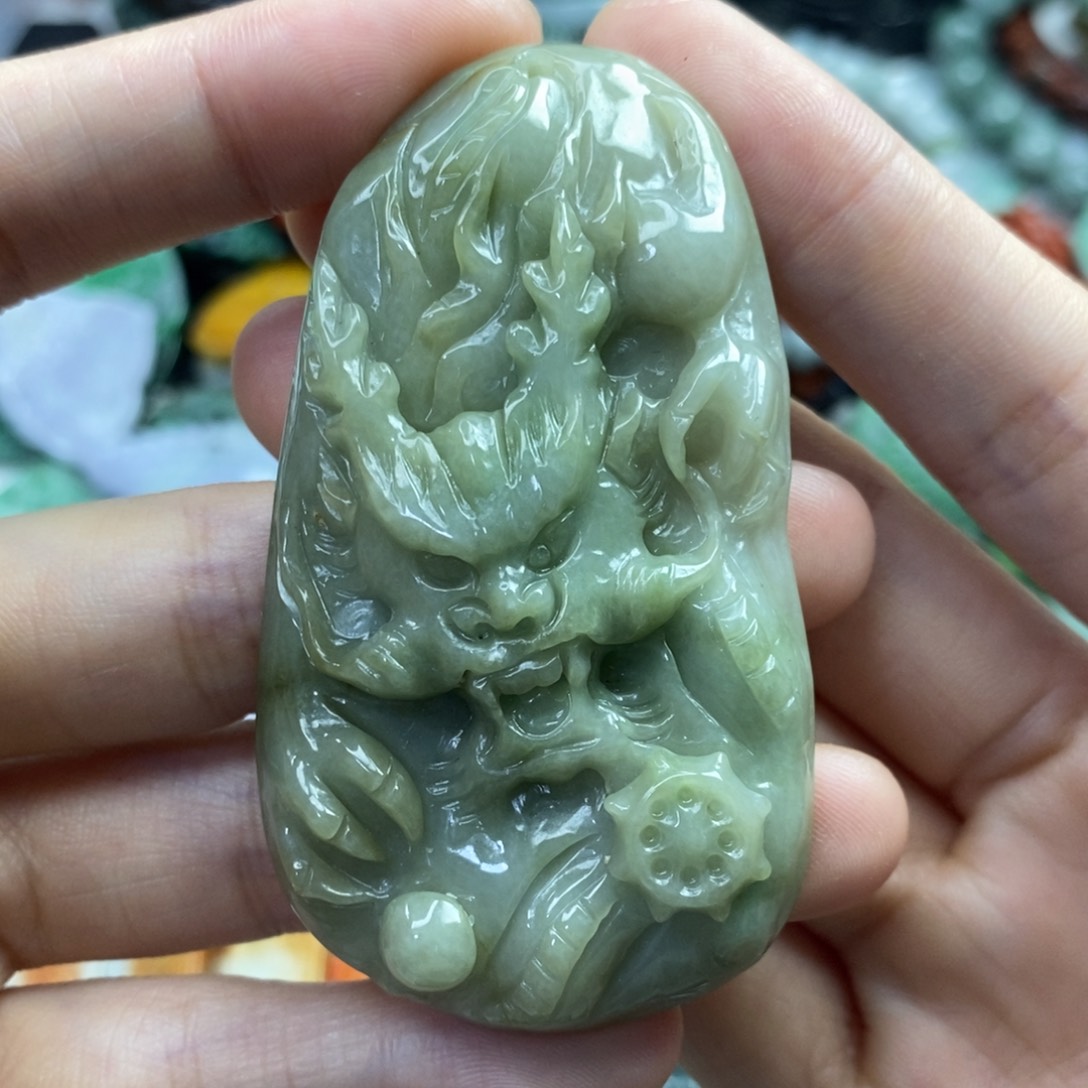 翡翠未镶嵌颈饰吊坠