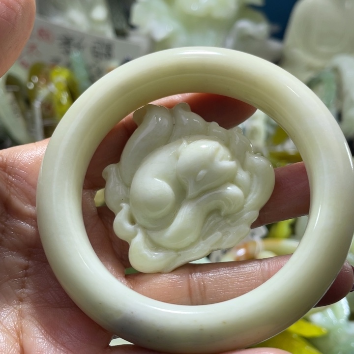 岫玉未镶嵌手镯59.60