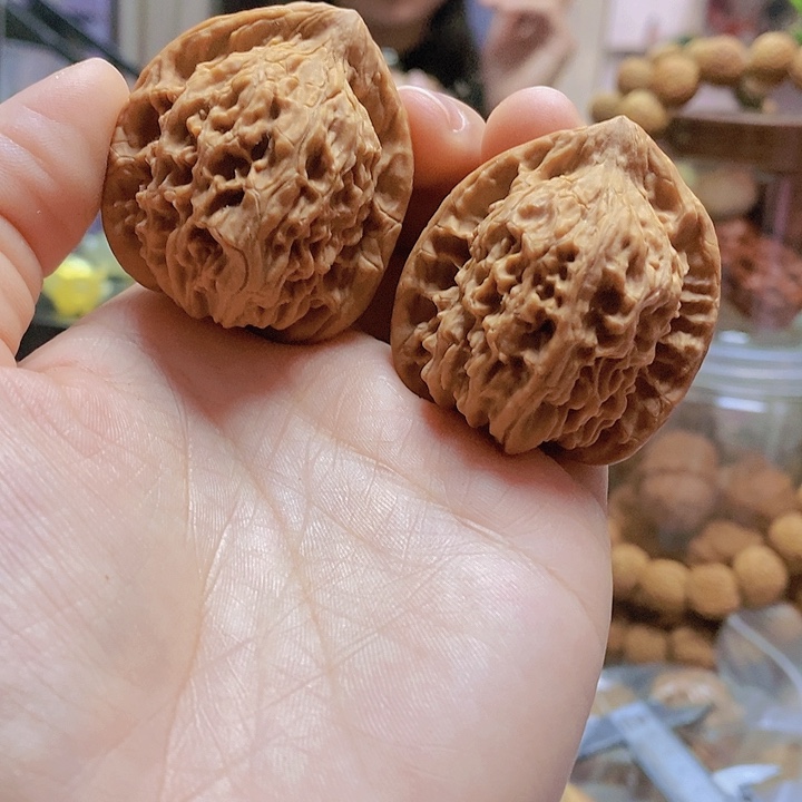 【闪购商品】文玩核桃把件39红狮子