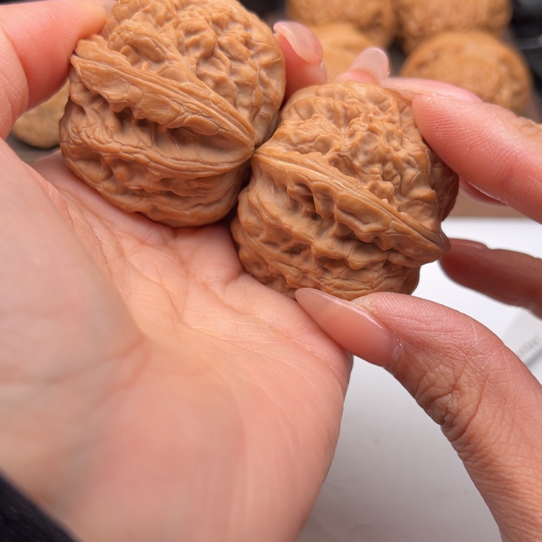 文玩核桃把件红锦鲤48