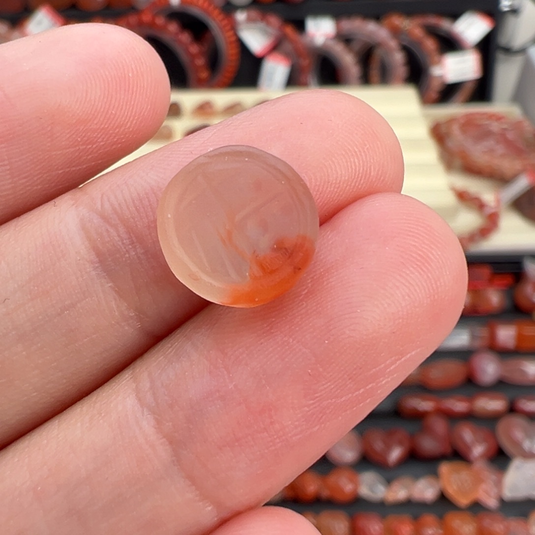 南红玛瑙未镶嵌颈饰冰飘福币