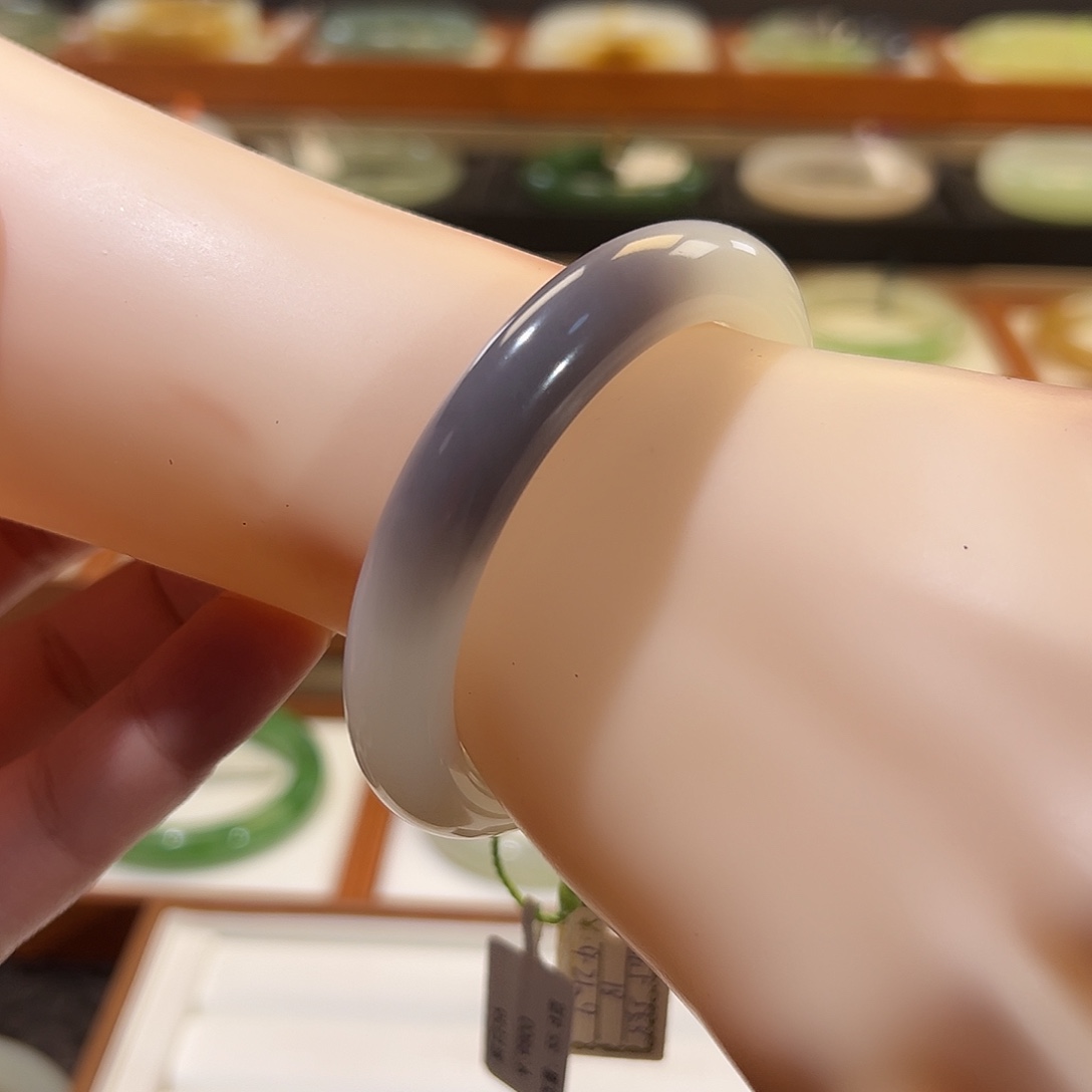 和田玉手镯未镶嵌天地紫