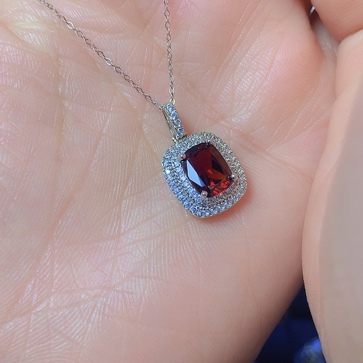石榴石吊坠(赠链)银S925镶嵌宜****作