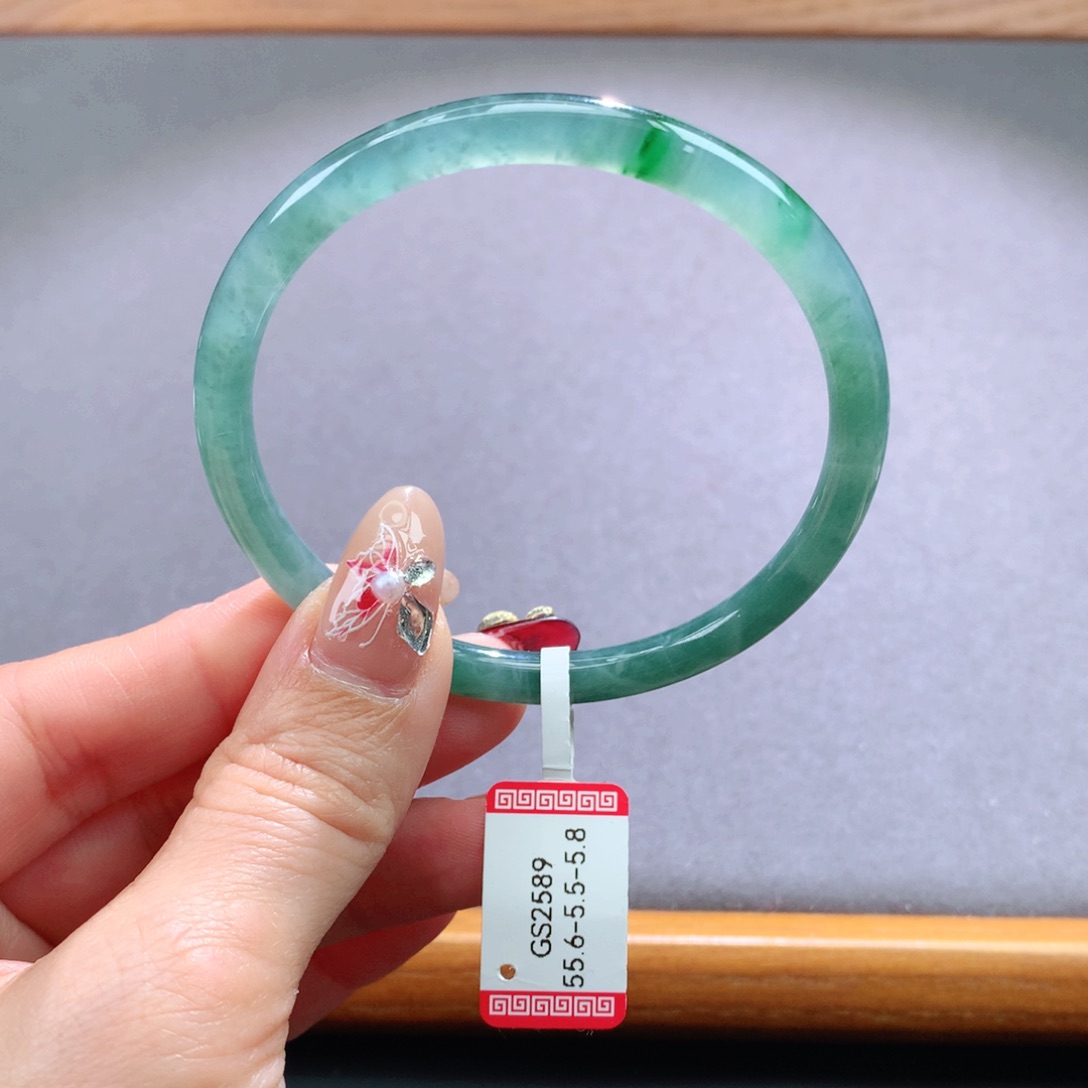 翡翠手镯未镶嵌天然翡翠手镯叮当镯