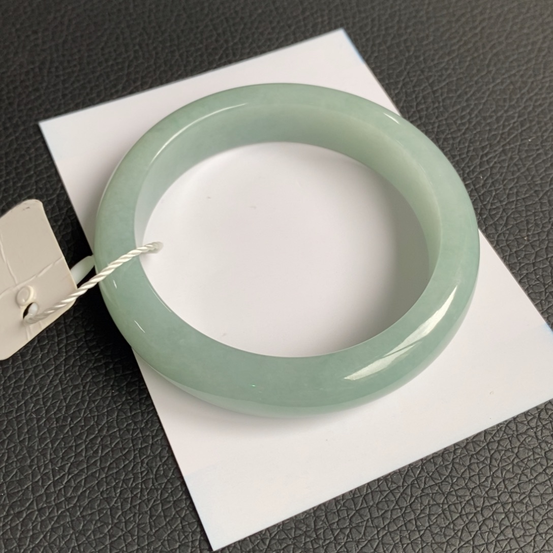 翡翠手镯未镶嵌天然翡翠手镯