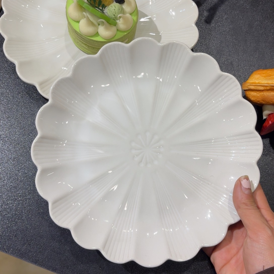 瓷8.5寸盘子两个