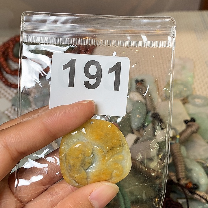 翡翠未镶嵌颈饰花*翡翠