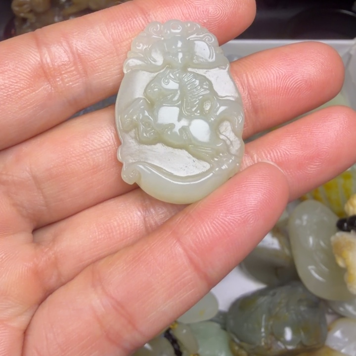 和田玉未镶嵌珠宝奇石