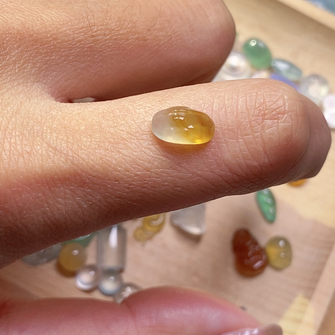 翡翠颈饰未镶嵌翡翠