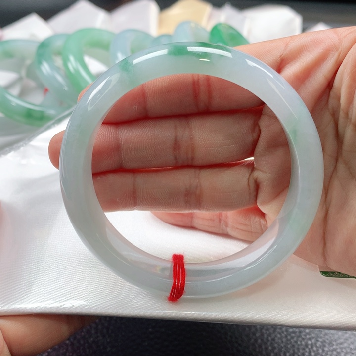 翡翠手镯未镶嵌57585758