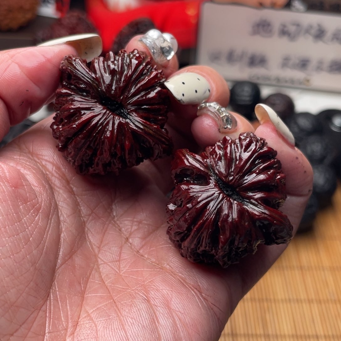 吊坠文玩核桃酒红小楼