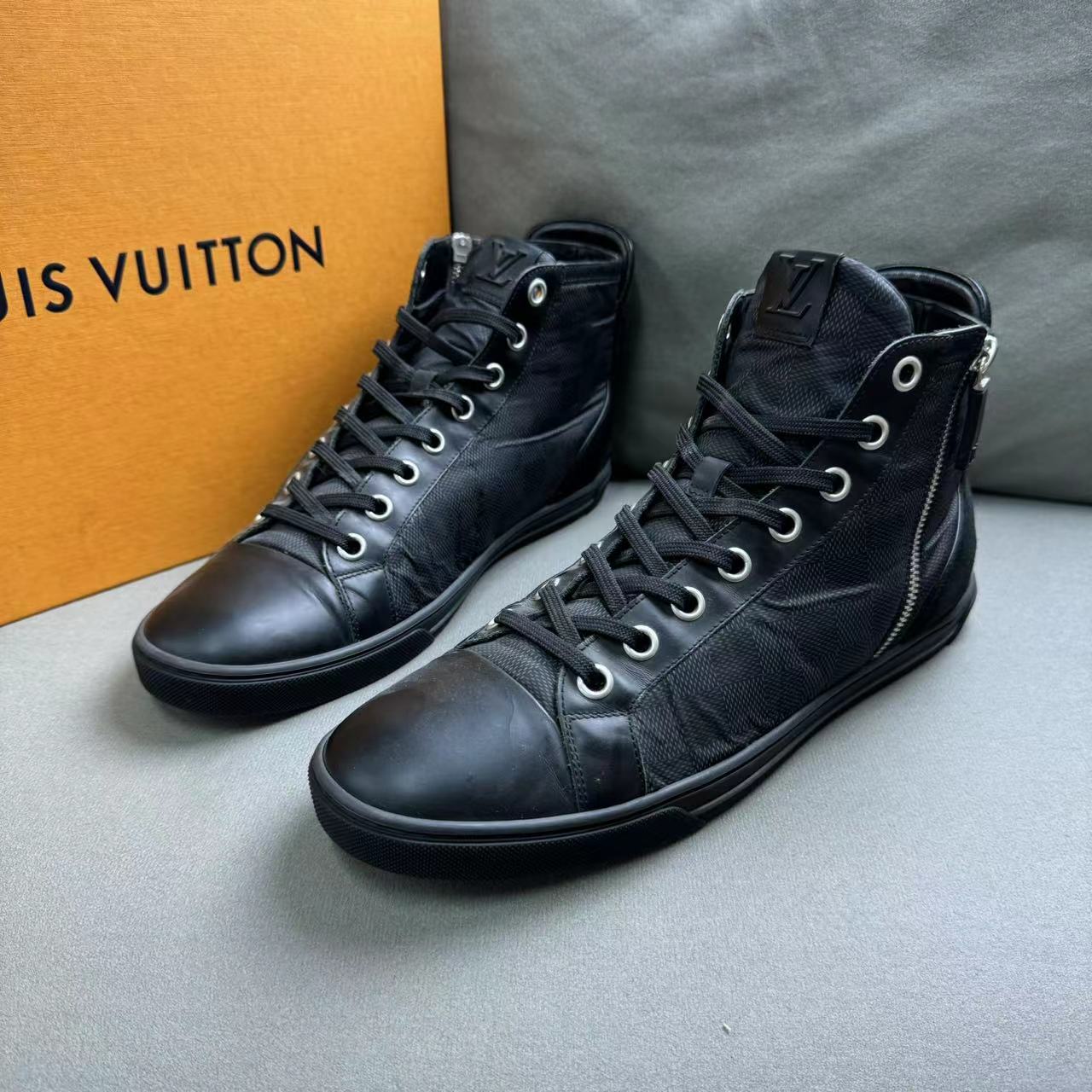 99新 LouisVuitton/路易威登 黑色棋盘格经典高帮板鞋 40/42.5码