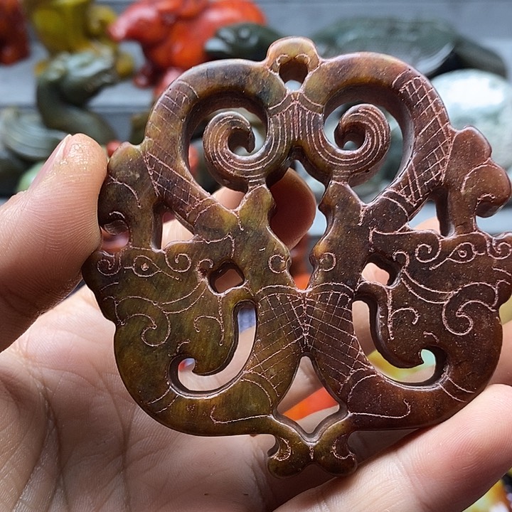 未镶嵌蛇纹石玉颈饰