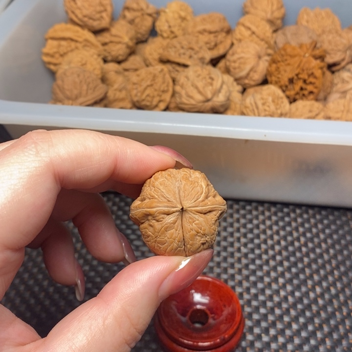 雨***杉吊坠文玩核桃文玩核桃异形单只